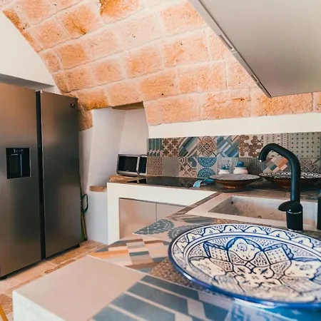 Villa Helloapulia Gemma With Private Eco Pool And With Direct Access To The Sea *