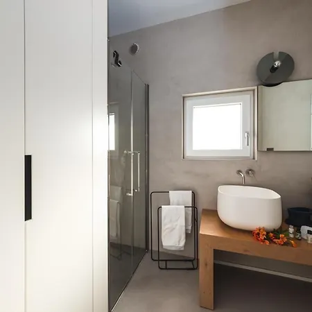 Villa Helloapulia Gemma With Private Eco Pool And With Direct Access To The Sea *